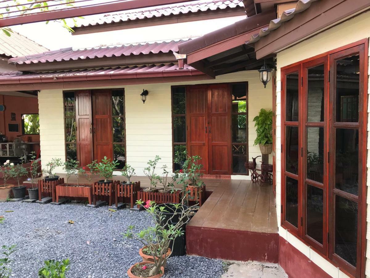 Appartamento Grandma'S House Nakhon Nayok Esterno foto