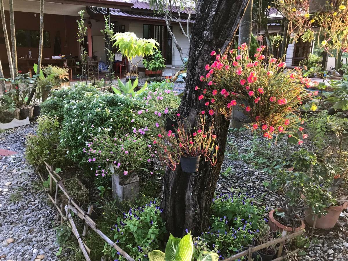 Appartamento Grandma'S House Nakhon Nayok Esterno foto